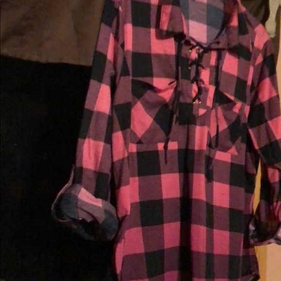 Pink and black checker 3/4 sleeve shirt - Picture 3 of 5